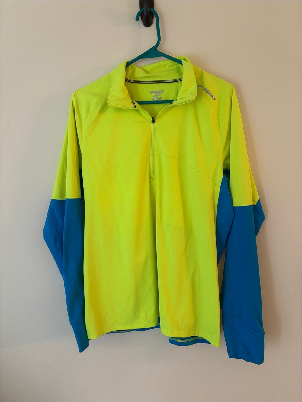 Brooks Men’s Neon Yellow and Blue Performance Pullover